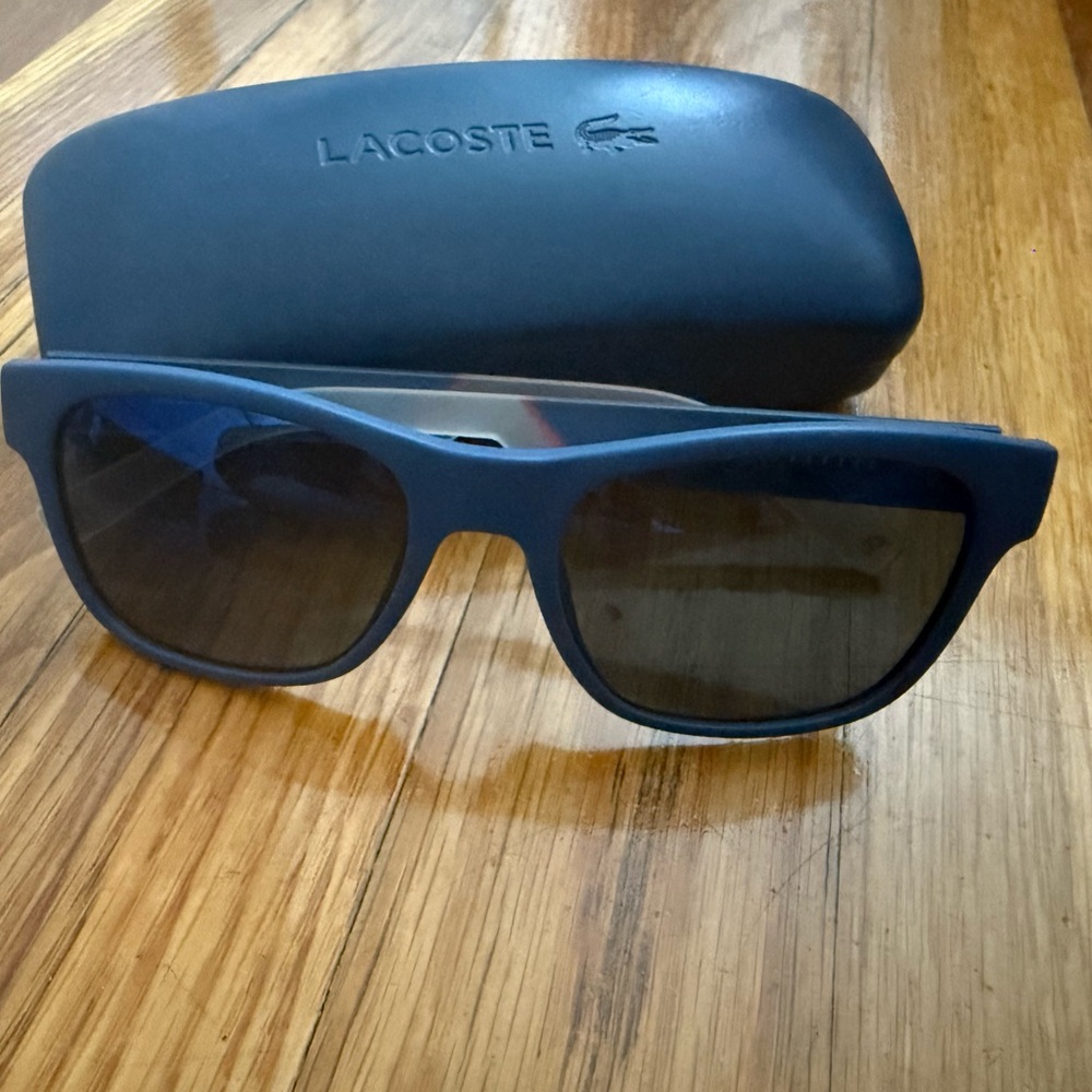 Lacoste men sunglasses 
Like new 
Size 

54-18-140